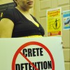 Familias se Oponen al Centro de Detención de Crete