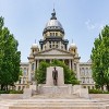 Negocios de Illinois Aún Cerrados Mientras el Estado Reabre con la Fase 5