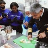 El Cirujano General de E.U. Vivek Murthy se Reúne con los Adolescentes de Chicago en After School Matters